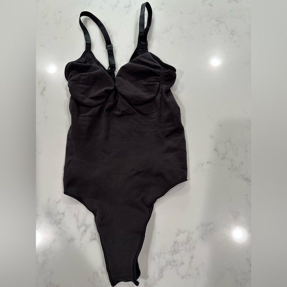 SKIMS Sculpting Thong Bodysuit high cut leg opening color Onyx Size L/XL - Picture 6 of 6